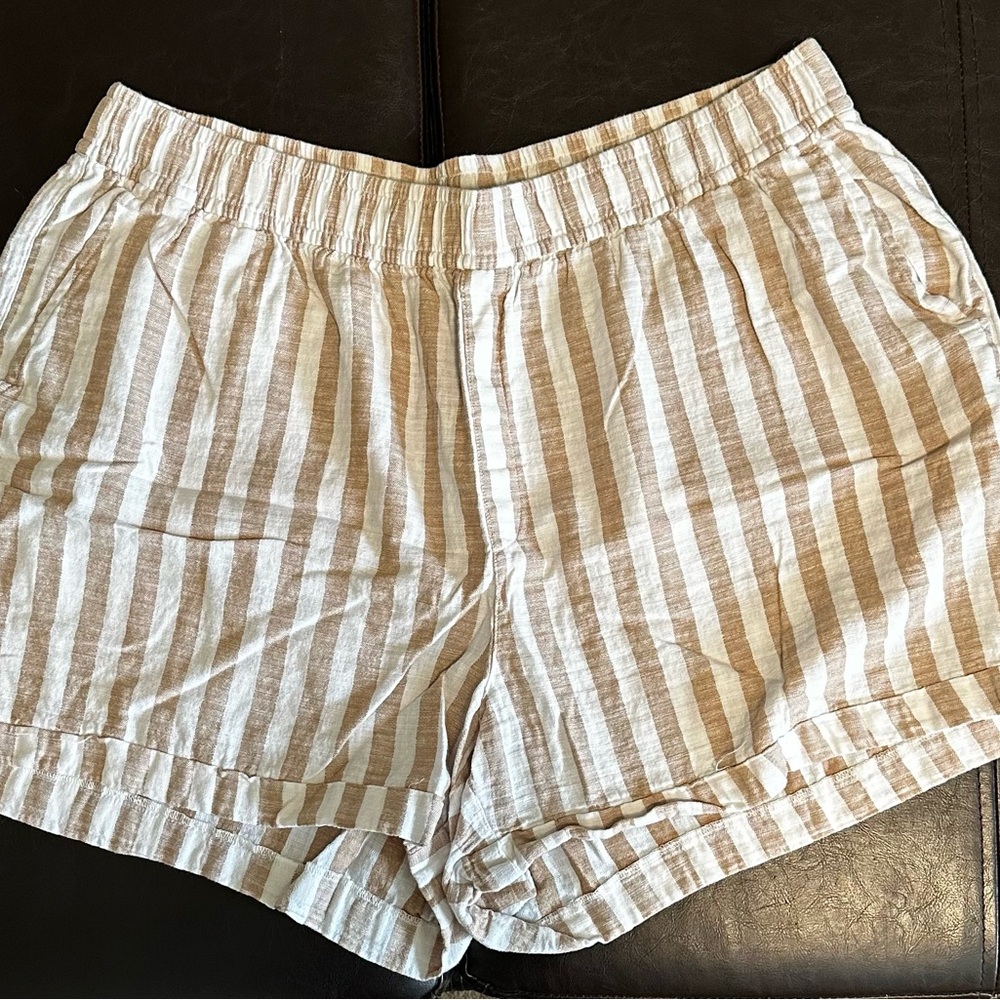 Old Navy Beige and White Striped Women's Shorts